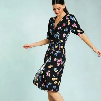 Новое повседневное женское платье сезона Весна-лето 2023, цельное платье с запахом с черным низом и принтом